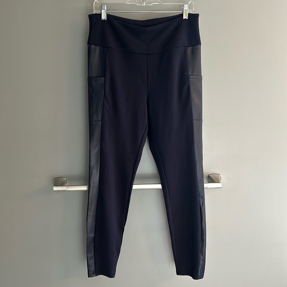 NWOT G by Giuliani Leggings with Faux Leather Side Panels and Pockets Size L